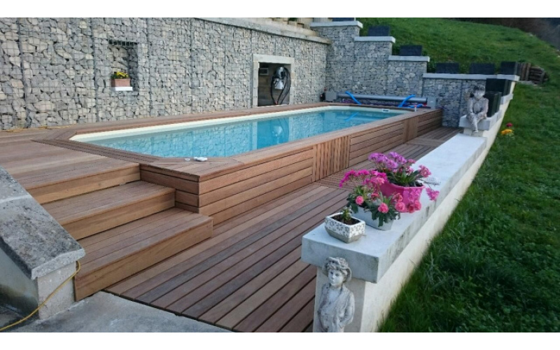Construire une piscine originale en bois