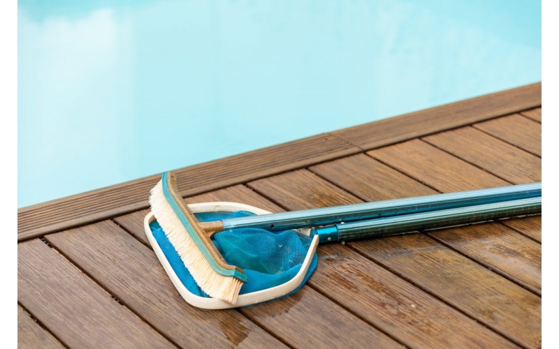 Vacances : préparer sa piscine à une absence prolongée